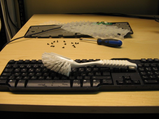 Cleaning keyboard